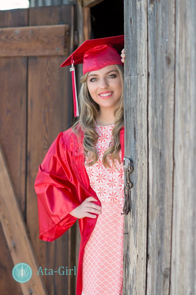 country_cap_and_gown_senior_portrait_session_4S1_7156-Edit