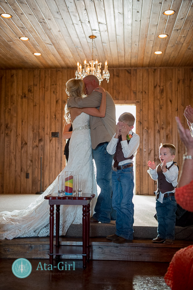 bradys bloomin barn san antonio wedding (2)