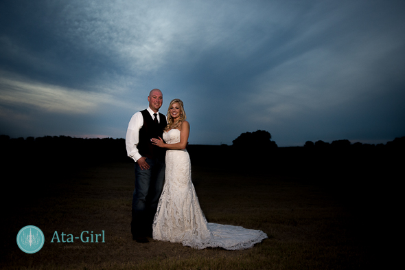 bradys bloomin barn san antonio wedding (3)