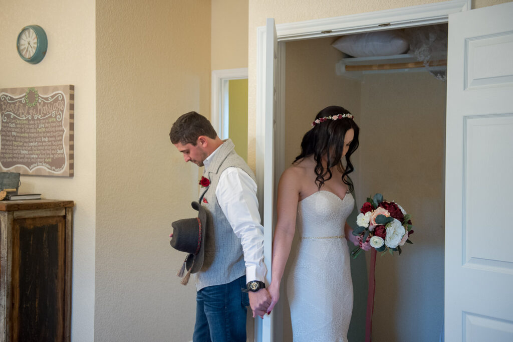 texas barn wedding at the firefly farm in wimberly texas