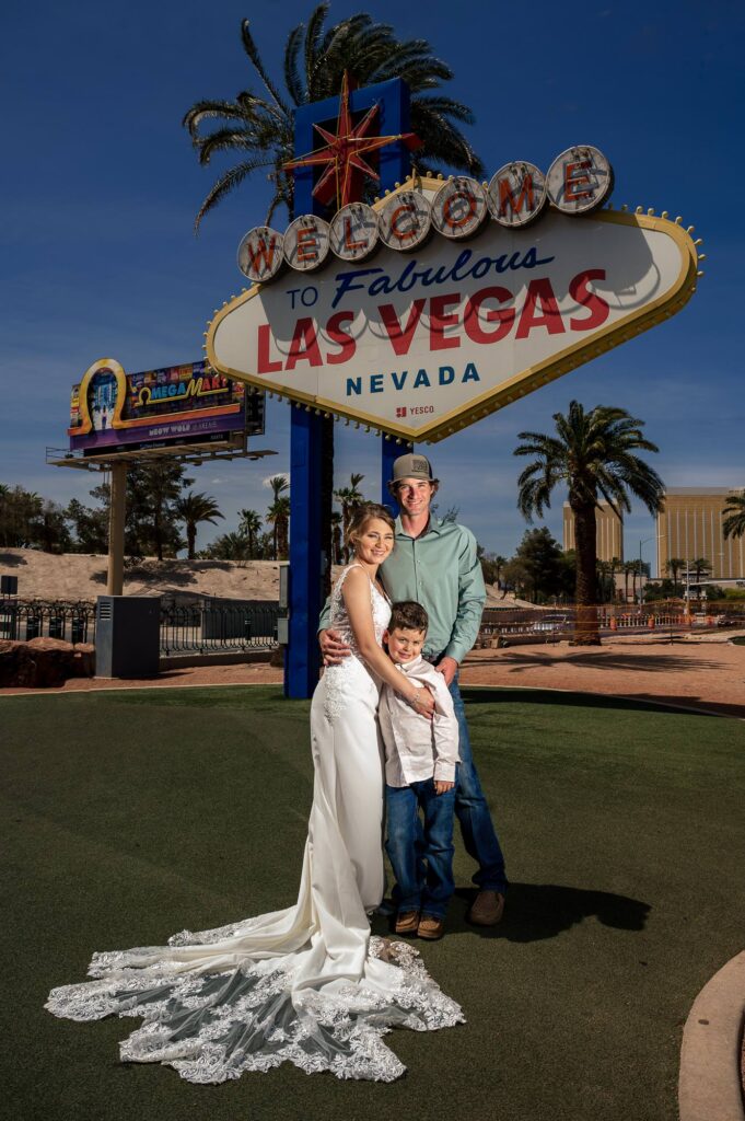 las vegas wedding couple